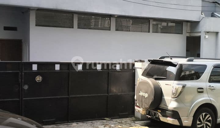 Cheap Sale: Full Boarding House in Semanggi Office Area