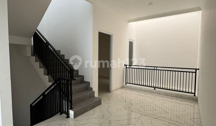 Rumah Baru 3 Lantai Di Perumahan Janur Kuning Kelapa Gading