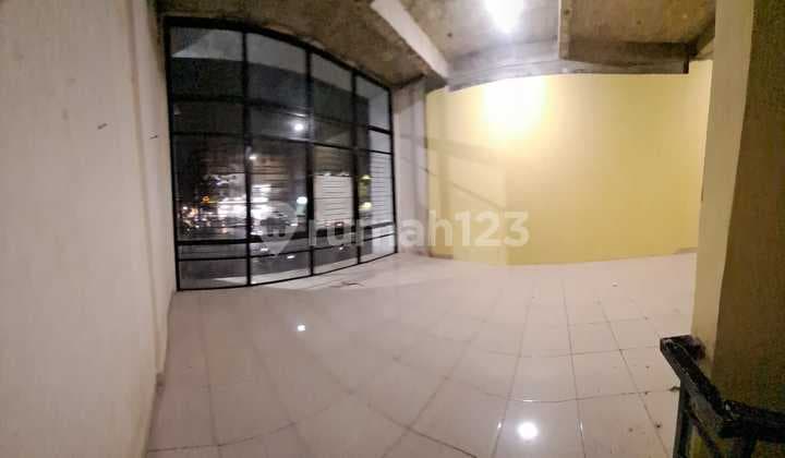 Disewakan Ruko di Jln Raya Boulevard Graha Raya