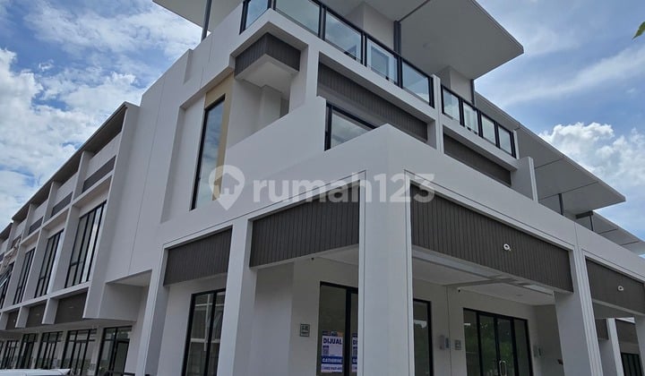 Sorrento Grande East Corner Shop House, Alfresco Type, 3 Floors