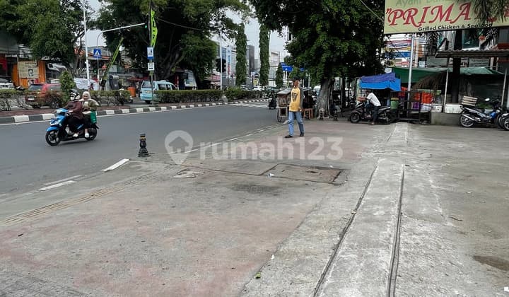 Dijual Tanah di pinggir jalan raya, komersil Meruya Utara