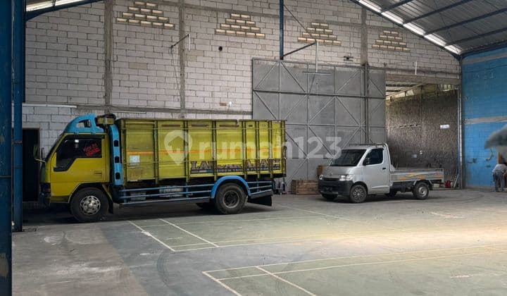 Warehouse for rent on Jl. Daraulin, Margaasih Kopo