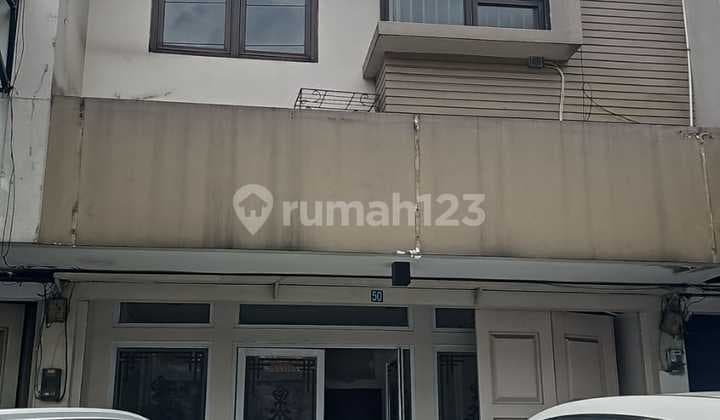 Ruko Siap Pakai Lokasi Strategis di Buahbatu Commercial