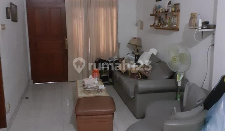 Quick Sale House in Kosambi Baru. North Facing, Area 6x15.