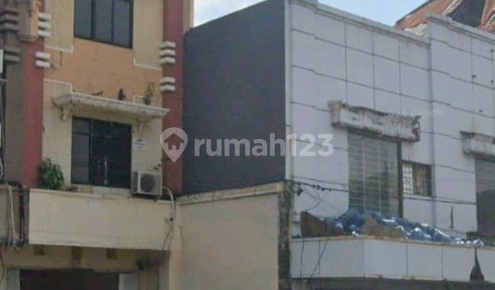 For Sale 3-Story Shop House Strategic Location