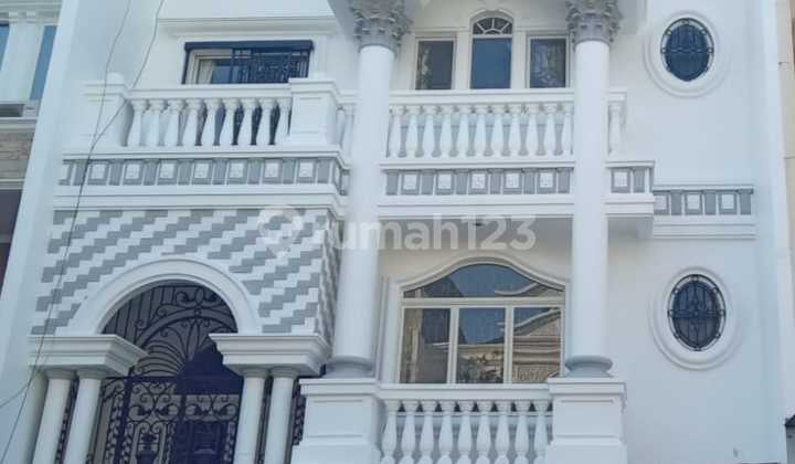 Disewakan Rumah Cluster Florence Pik1 Uk 8x20 Fully Furnished