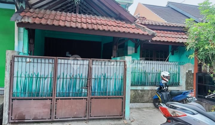 Rumah 2 Lantai di Villa Regensi 2 - Tangerang di Pasar Kemis Rumah