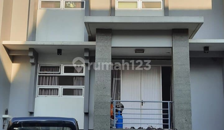 Rumah 2 Lantai Minimalis Cocok untuk Pasangan Muda