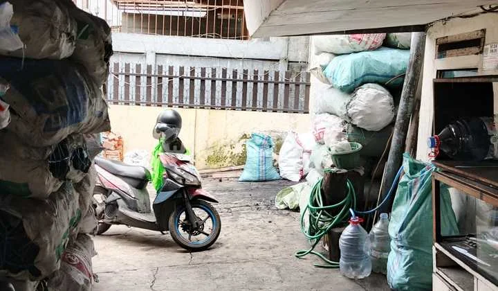 Rumah Akses 2 Mobil Sayap Pasirkaliki Dekat Stasiun Kereta Api Hitung Tanah
