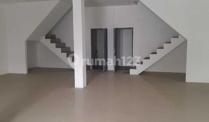 For Rent 2-Story Shop House Ready to Use on Main Road of Subang City