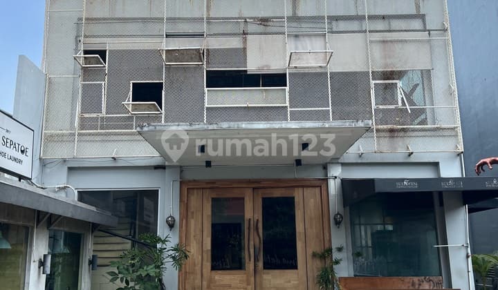 Disewakan Ruko 2.5 Lantai Di Kemang Bekas Exs Resto Cocok Untuk Usaha Bisnis Lokasi Sangat Strategis