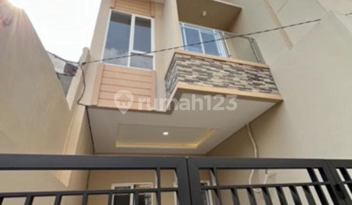 Brand New 3-Story House Size 5x14 Greenville West Jakarta