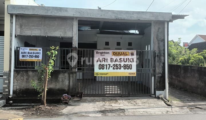 RUMAH HADAP SELATAN DI MOJOSONGO