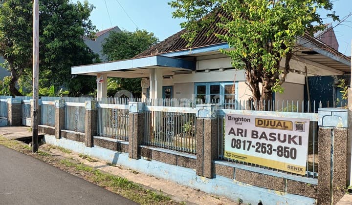 RUMAH PEKARANGAN LUAS DI KOTA SOLO