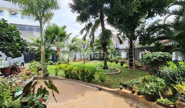 Rumah Mewah di antara Pondok Indah Mall dan Gandaria City