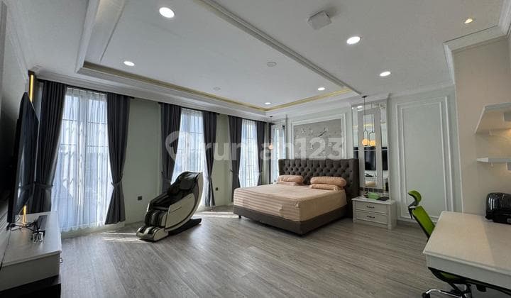 Rumah Mewah Bangunan Mandiri 3 Lantai Alam Sutera