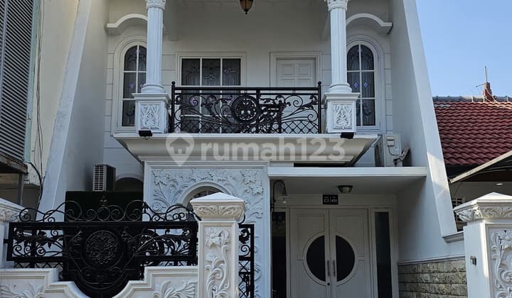 Dijual White House Modern Classic - Pakuwon City