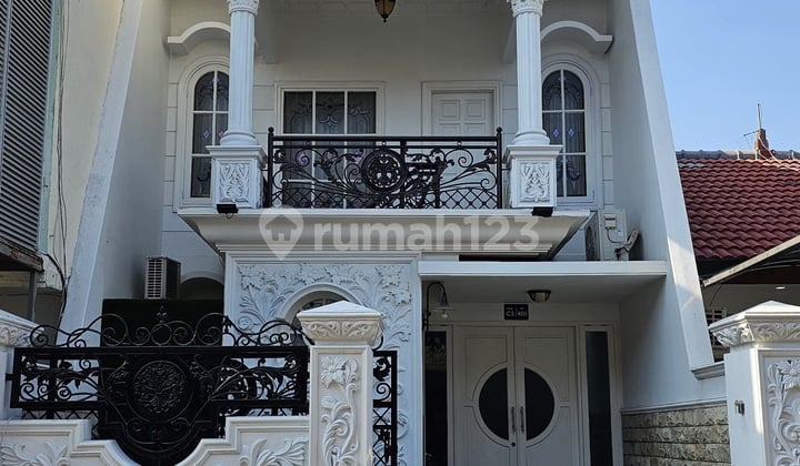 Dijual White House Modern Classic - Pakuwon City