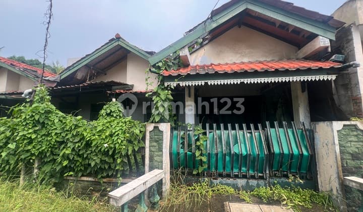 Dijual Rumah Dekat Summarecon Harapan Indah. Lokasi Asri dan Tenang