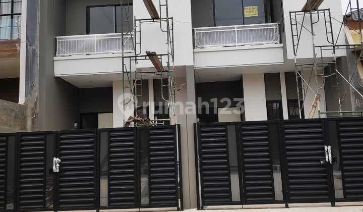 Rumah Mewah Modern Minimalis Kawasan Premium Surabaya