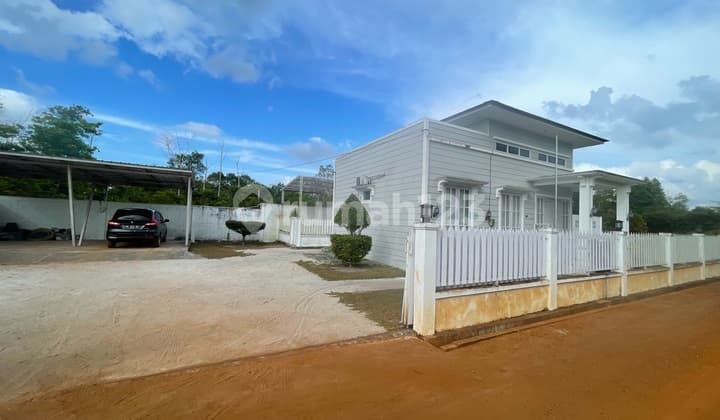 Rumah Modern American Classic