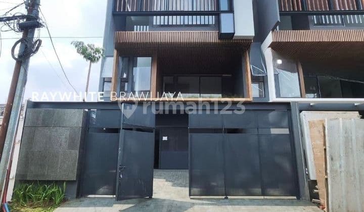 Brand New House Modern Lokasi Strategis Area Kemang Timur