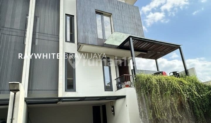 Modern Minimalist Townhouse Area Cilandak
