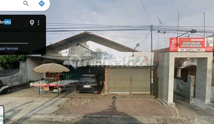 Strategic House and Business Space in Magelang