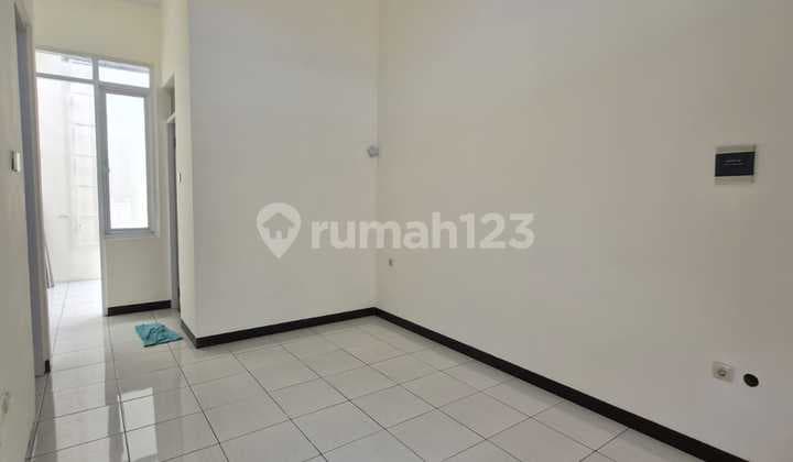 Di Sewakan Rumah Baru Taman Kopo Indah 1 Tki 1 Greenville Kuldesak Hunian Nyaman dengan Pencahayaan dan Sirkuliasi Udara yang Baik