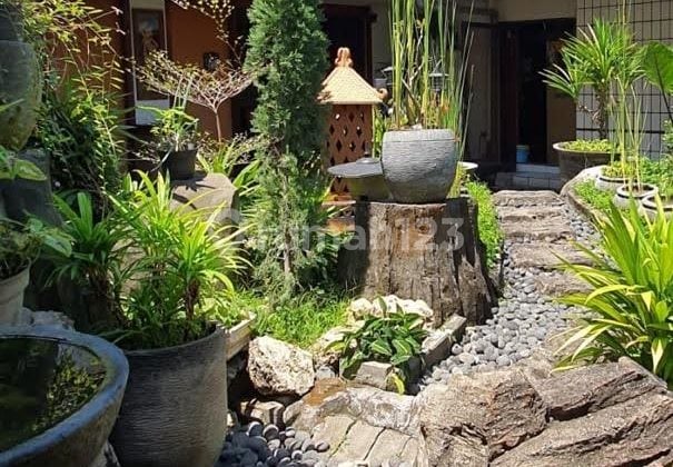 Rumah Komersial Area Jalan Raya Diponegoro Cocok untuk Usaha