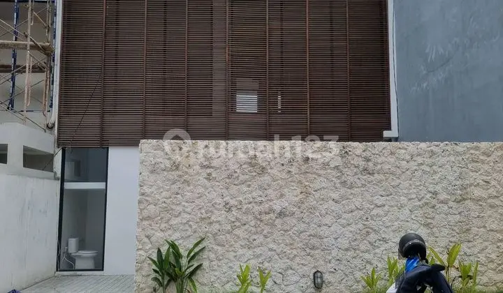 One Gate System Villa 3 Br Di Ungasan Jual Cepat