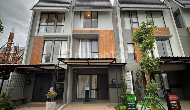 Hunian Compact 3 Lantai Selangkah ke Stasiun di Elaia Ultimate