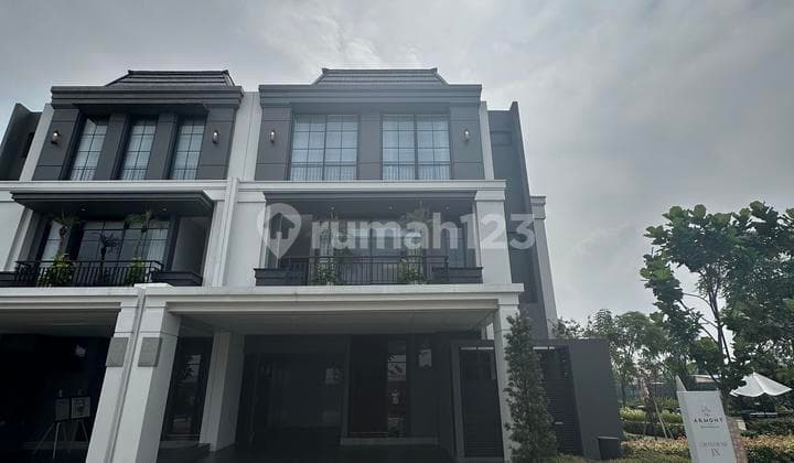 Hunian Mewah 3 Lantai 4 Ensuite Bedroom 9X17 Full Marmer di Bsd