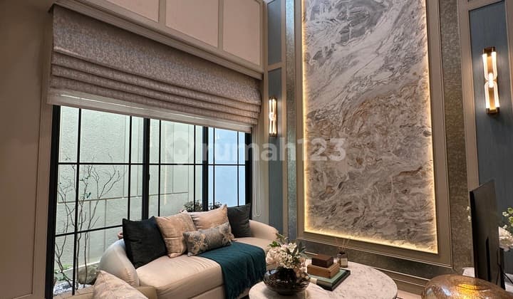 Jual Cepat Rumah Mewah 3 Lantai 4 Kamar Tidur di Bellefont Gs