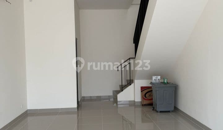 Ruko Sewa Siap Usaha 2 Lantai Hadap Jalan di Gading Serpong