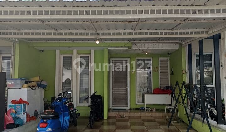 OWNER BUTUH UANG BULAN INI!! Rumah 2 Lantai di Modernland