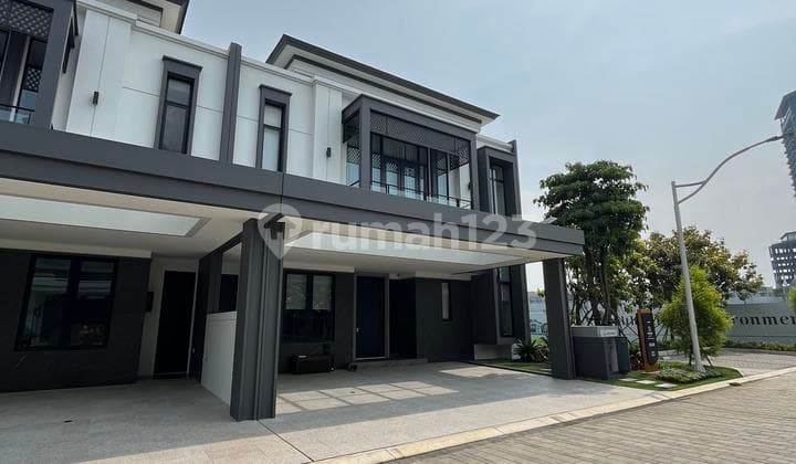 Rumah Mewah Luas 200 SHM di Kawasan Cluster Premium Matera