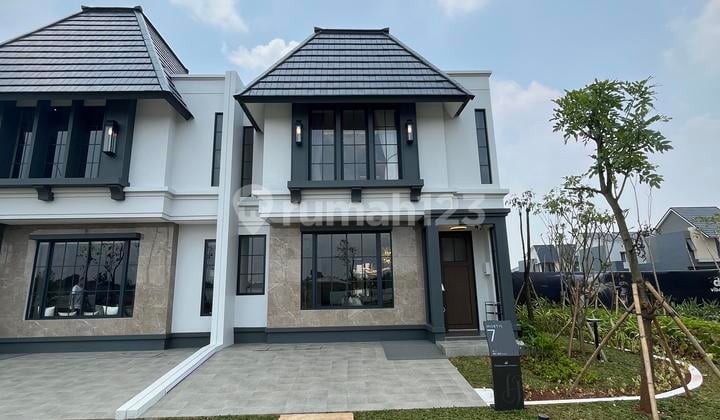 Hunian Cantik Lebar 7 4 Kamar Tidur Selangkah ke Stasiun