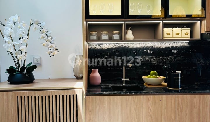 Rumah 2 Lantai 3 Kamar BSD City Hadap Selatan Dekat Mall Eastvara