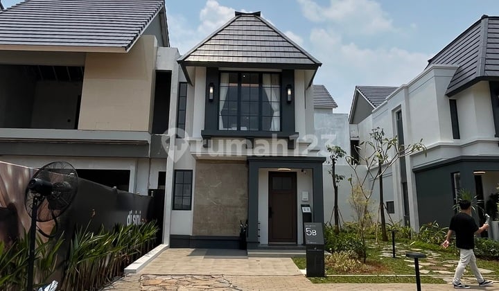 PROMO! Rumah Siap Huni 2 Lantai Selangkah ke Stasiun di Hortis