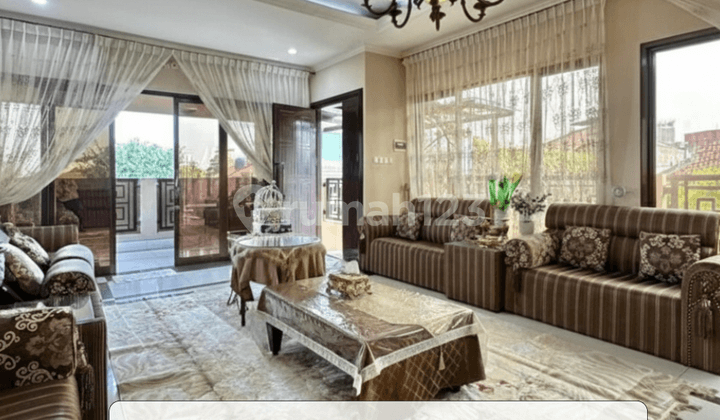 FOR SALE CHEAP! LUXURY FULLY FURNISHED READY-TO-OCCUPY HOUSE IN AN EXCLUSIVE COMPLEX IN JATINEGARA, EAST JAKARTA!