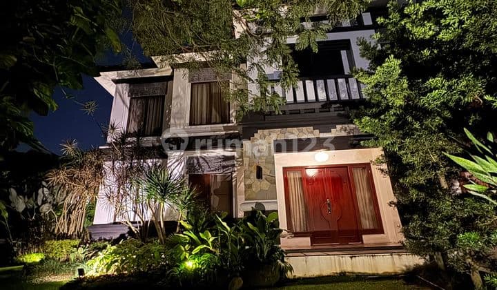 WTS / Dijual Cepat Rumah Mewah, Siap Huni, dan Fully Furnished di The Green, BSD City, Serpong, Tangerang Selatan, Banten