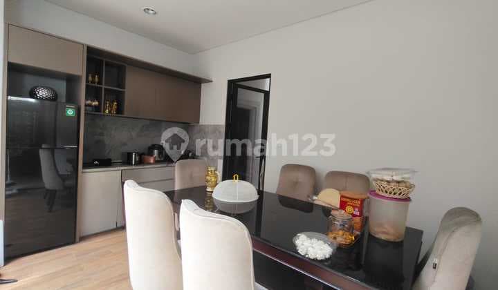 Disewakan.rmh 2 Lantai.di.sumarecon