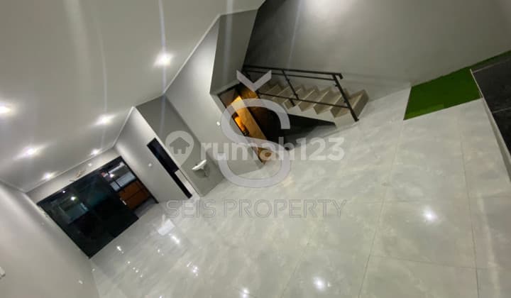 Di Jual Rmh Baru Taman.kopo.indah 2 Patung Kuda