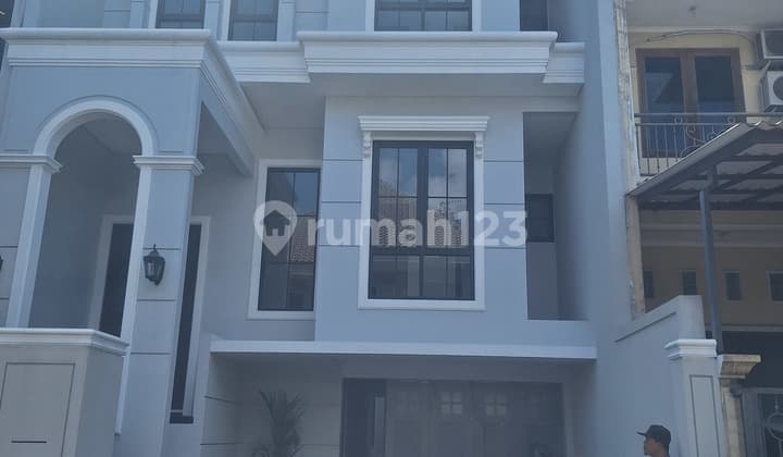 *dijual Rumah Gress Graha Family 3 Lantai*