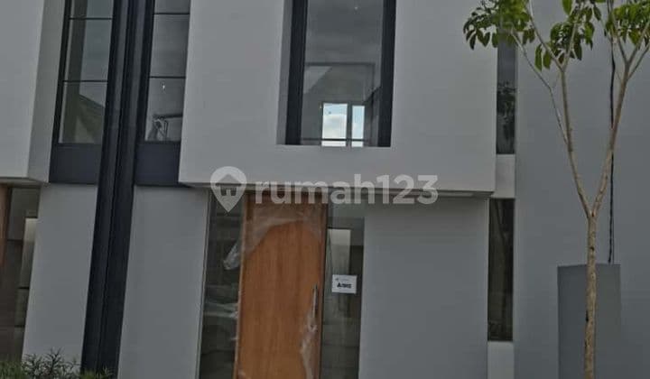 For Sale - Rumah Cantik di Raya Menganti, Sidowungu Lokasi strategis di pinggir jalan utama, akses mudah ke berbagai fasilitas!