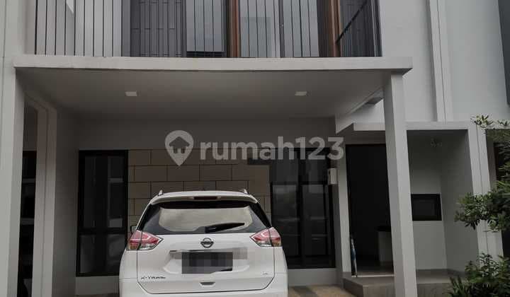 Ready-to-occupy House in Cluster Wisteria Metland East Jakarta