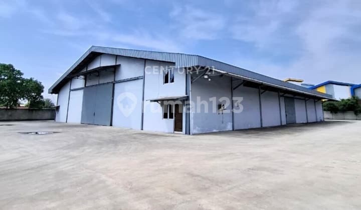 Warehouse on Jl Cakung Clincing, North Jakarta