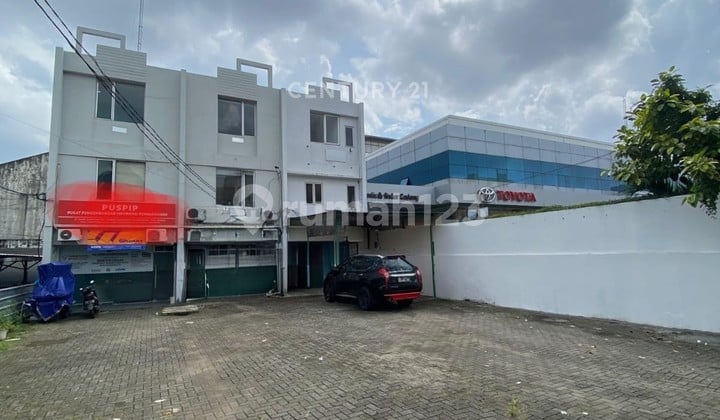 Three-Storey Shop House Building Location Kranji Bekasi Near the Station