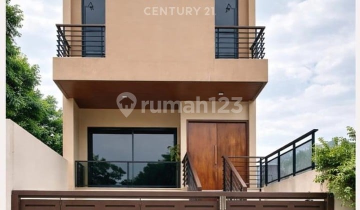 Dijual Cepat Rumah 3 Lantai di Pondok Bambu Jakarta Timur